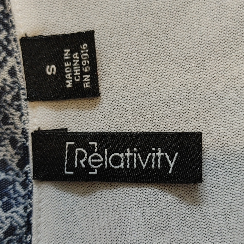 🔵 Relativity Top - Picture 8 of 10